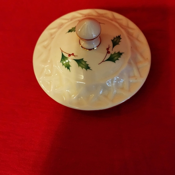 Lenox Holiday Gold-Banded Carved Teapot - Picture 5 of 11